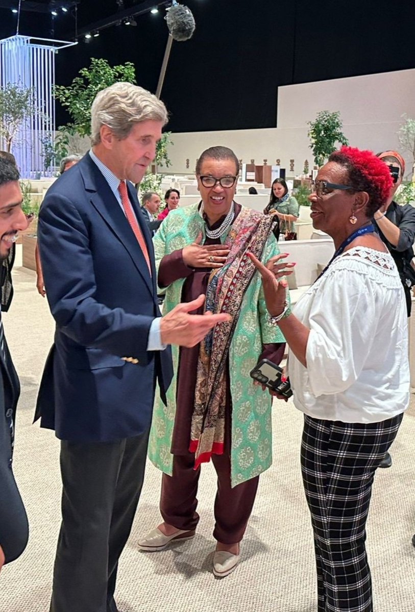 God speed on your next mission @JohnKerry we will miss your huddles & wise counsel in the backrooms, hallways & corridors. #ClimateChampion walk good.