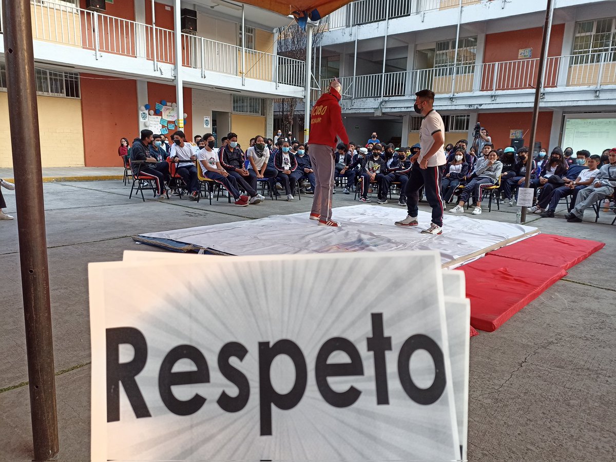 El Tacubo luchador tweet media