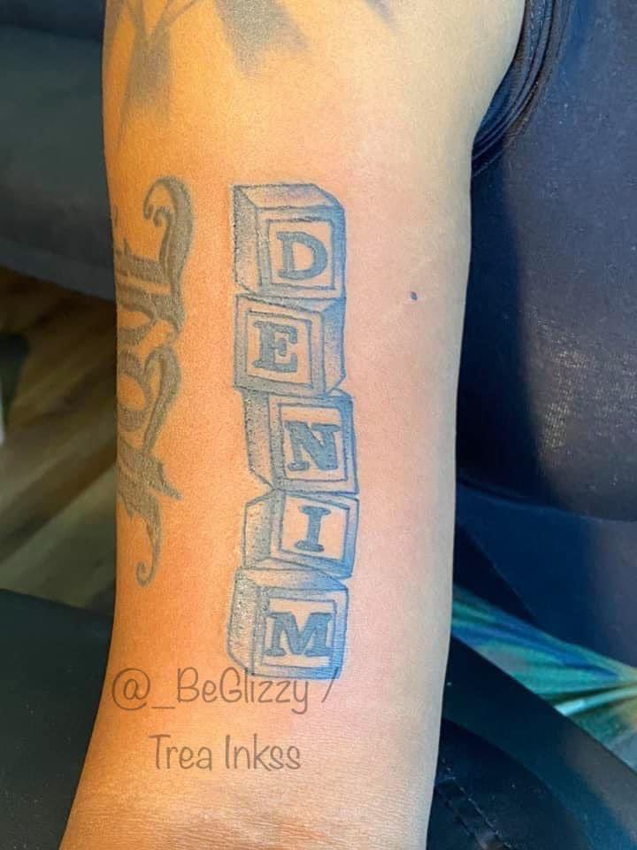 🖋️💉‼️CHARLESTON and SURROUNDING AREAS Tax time deal‼️🩸📍
If you see it and like it or something similar of size….
$100 🗣️
Bring a someone else with you, $10 off both of your tattoos. 2 people per session if you wanna go this route. 
-Trea Inkss