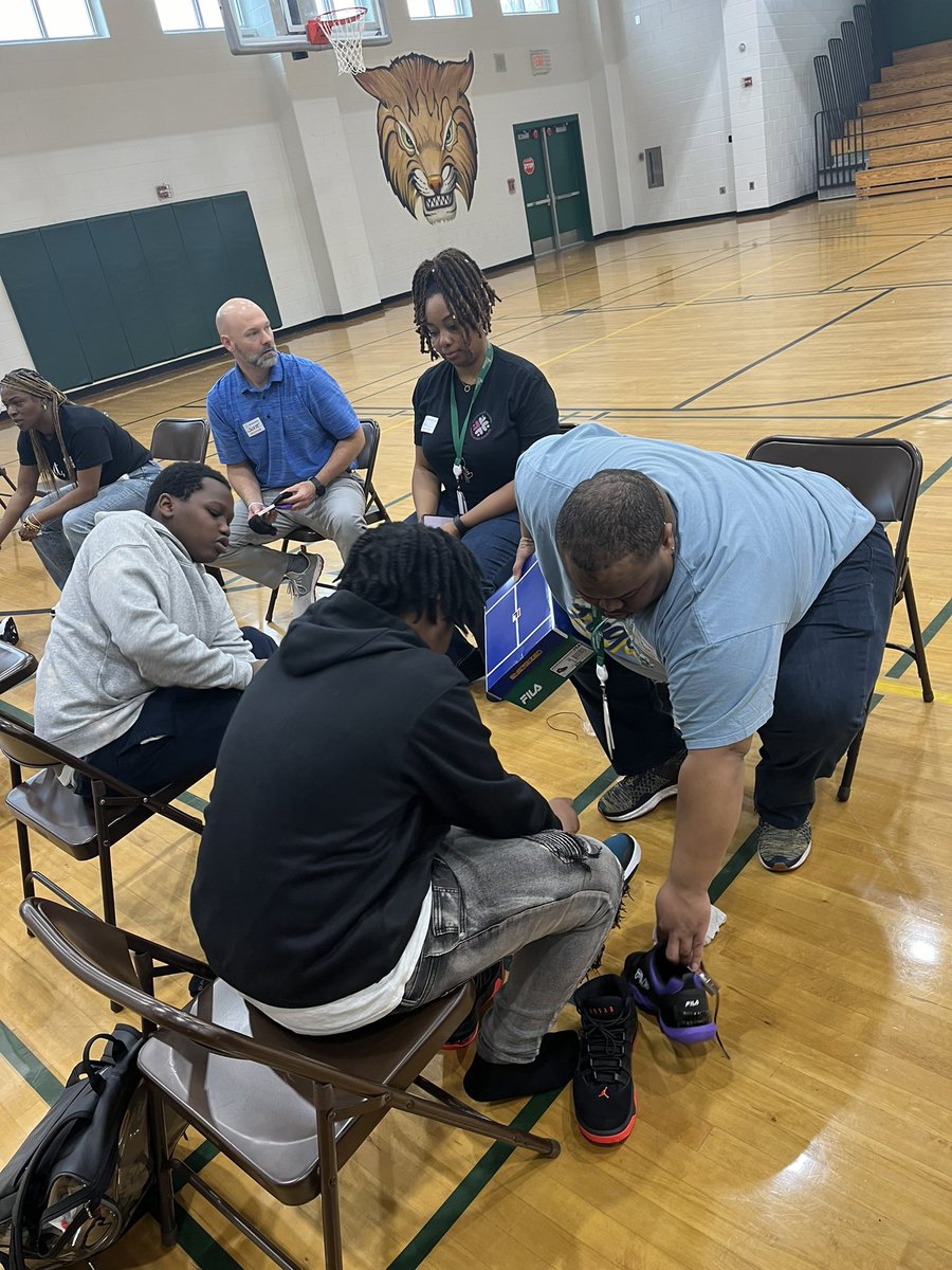 FCSSocialWork's tweet photo. Wait….. there’s more. 🥰😊 Thank you @soles4souls !!! Giving back during School Social Work Week. #SchoolSocialWorker #pearlsofwisdom #FCSSSW https://t.co/qaXtu9Vwph
