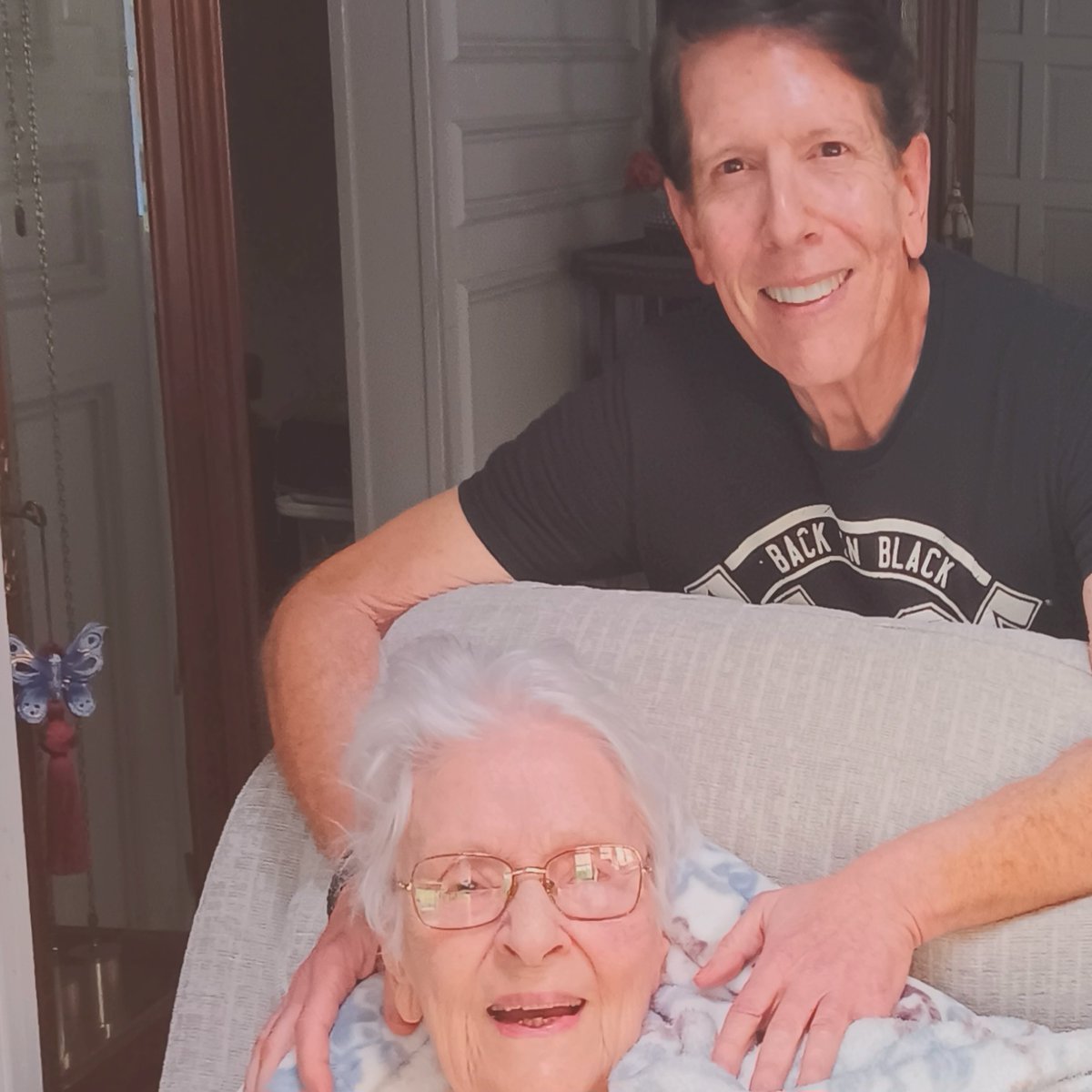 thewriterdrew's tweet image. Spent a wonderful afternoon visiting my Aunt Pat! Her 96th birthday is next week! #younginspirit❤️