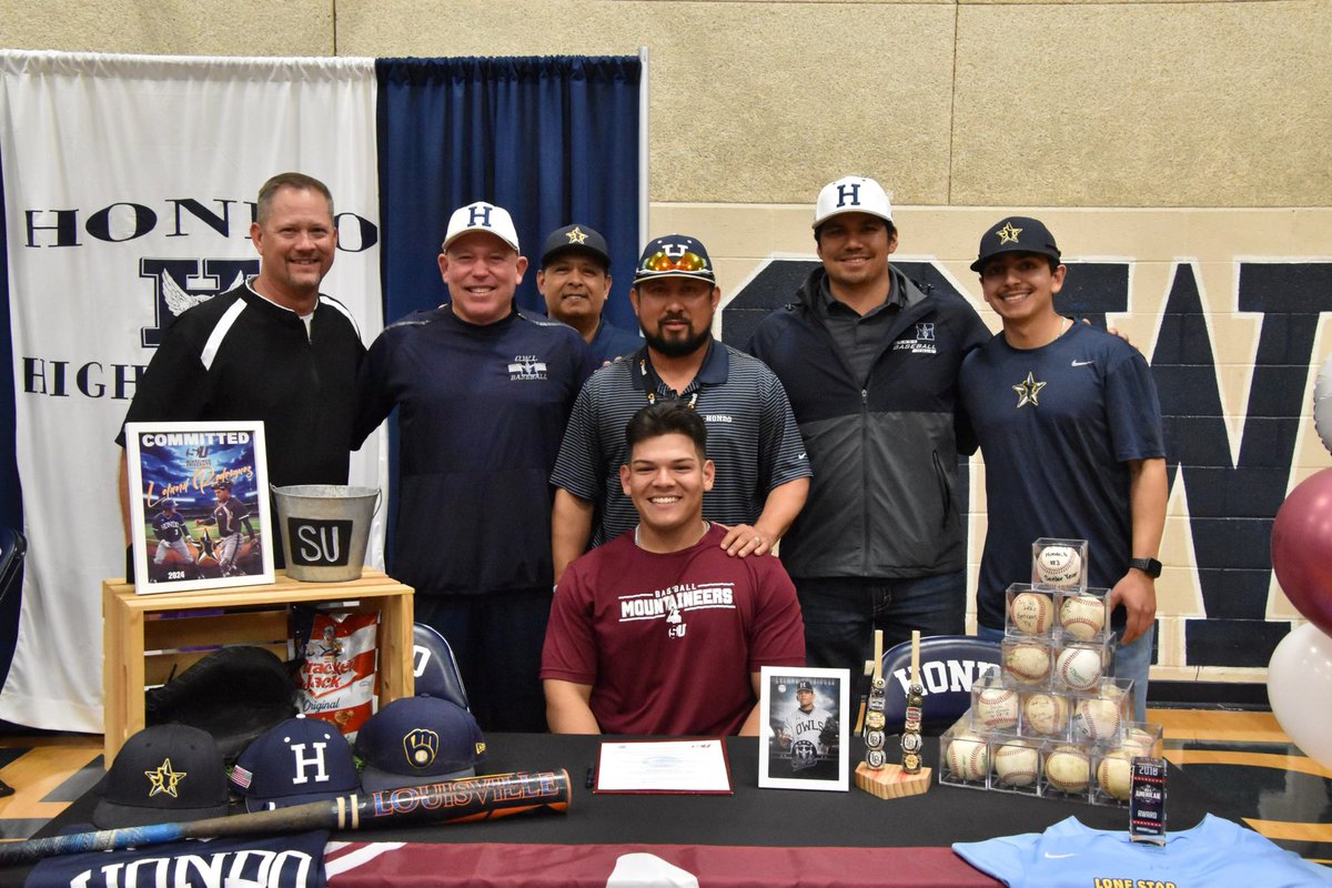 It was a great day to be an Owl!!! These two great young men signed to continue their journey as baseball players beyond their high school careers. Eli Heyen signed with Ranger Junior College and Leland Rodriguez signed with Schreiner University!!