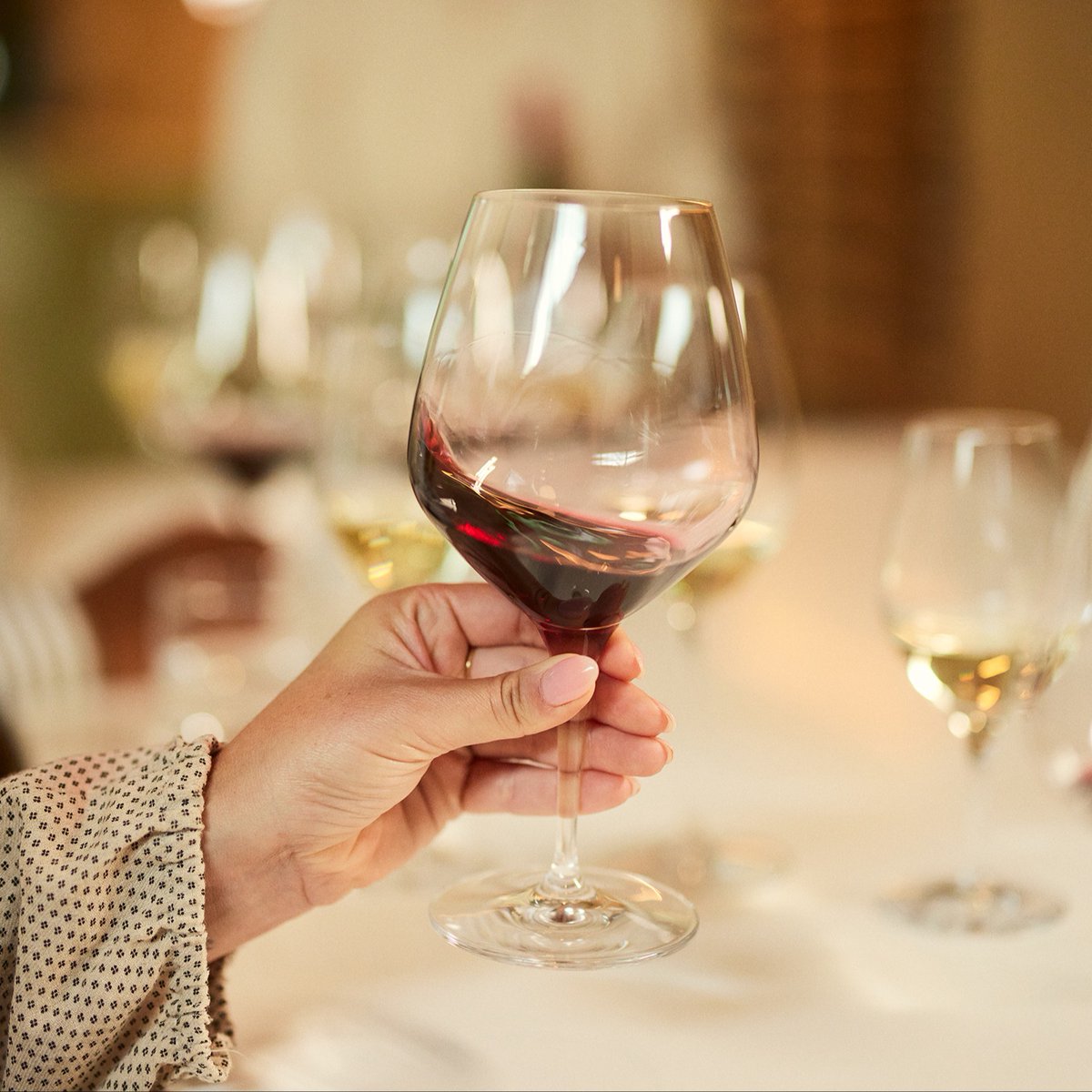 What’s your swirl of your choice? The elegance of white wine or the bold embrace of red? 

Please drink responsibly.
#CloudyBay #SauvignonBlanc #PinotNoir