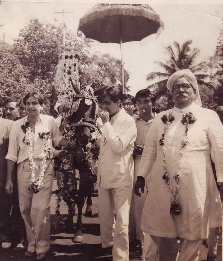 #DilipKumar and #RajKapoor at #Premnath's wedding. @monty_nath @sidpmalhotra @aapkadharam @SrBachchan @DilipKumarFC