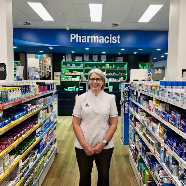 Capital Chemist Kingston has joined the pharmacy trial and can offer treatment for uncomplicated UTIs & resupply the oral contraceptive pill to women who meet the criteria health.act.gov.au/pharmacy-trial 📷 Sandra Ferrington, Capital Chemist Kingston and Chief Pharmacist Amanda Galbraith
