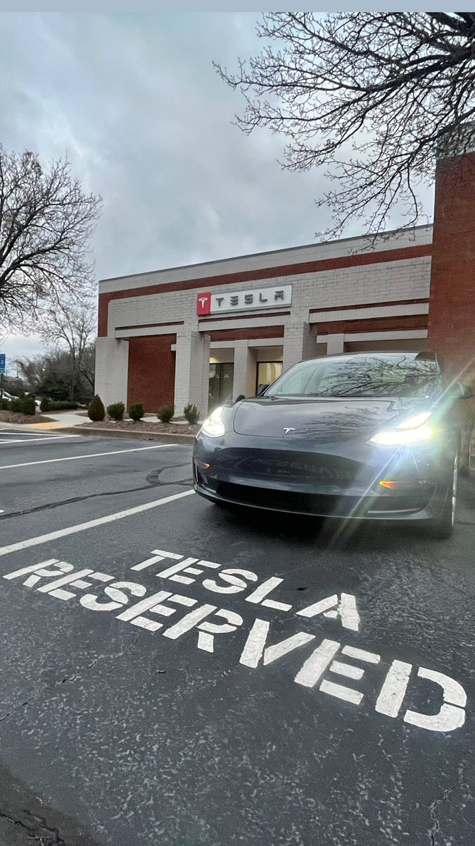 Tech_Dad89's tweet image. Even though it’s only been a few months with @Tesla, this has been the best job I’ve had. From the work I do to the people I’ve met in my travels, I am truly grateful for this opportunity! #tesla #bestjobever