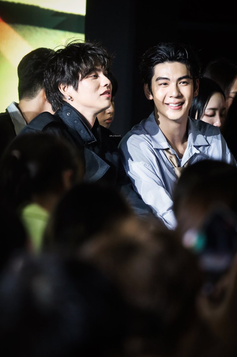 น่ารักแพคคู่ 😍🫶🏻🤍

Bright x WFTSS24
#SiamParagonxBright
#SiamParagonWFTSS2024xBright
#SiamParagonWorldFashionTrendSS2024 
#SiamParagonWFTSS2024
#bbrightvc @bbrightvc @ryuvachirawich