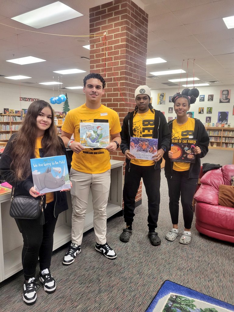 Thank you Mr. Hawkins for inviting us to be guest readers this morning @WoodlandES_HCS. #ReadAcrossAmericaWeek #ReadAcrossHenry #NationalBetaClub #BetaWeek2024 #PackPride @WHS_HCS @purvisjackson02 @MrHawkins19