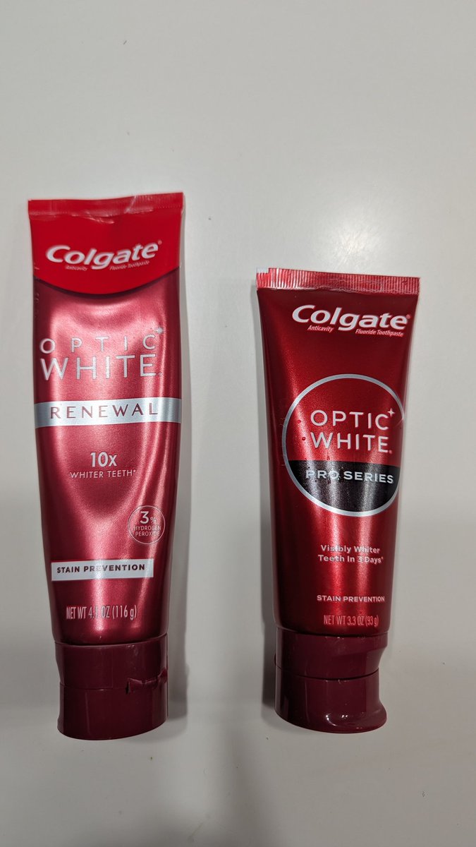 MrEngnr's tweet photo. Another great example of #shrinkflation  from @Colgate . Older one on the left (4.1 oz) and new one on the right (3.3 oz) but yet no reduction in price from @Costco https://t.co/UqzTqC1Wjv