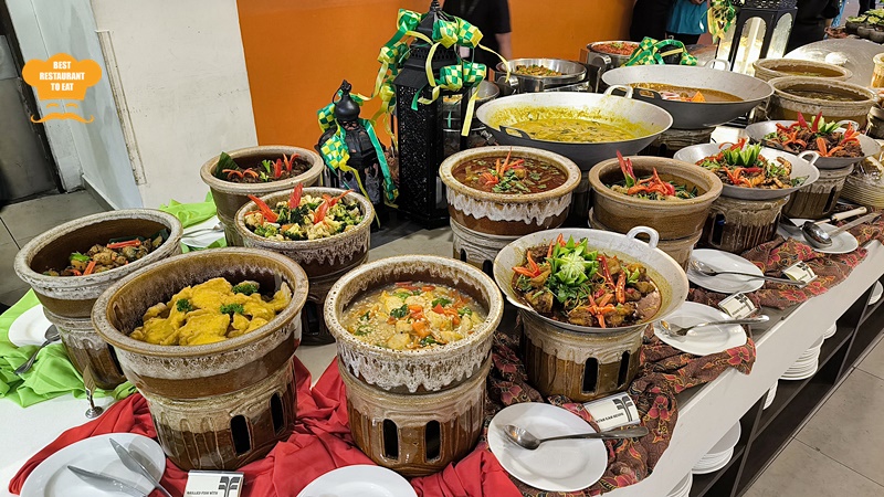 bestrestoeat's tweet photo. 🌟 Don't miss out on the ultimate Ramadan feast! 🌙 Indulge in mouthwatering delights at Furama Bukit Bintang's Sajian Bintang buffet! Book now for a culinary experience like no other! Check out our review at https://t.co/5orEYP0sBN #RamadanBuffet #FoodieHeaven 🍽️ https://t.co/Tv5O3OBYTB