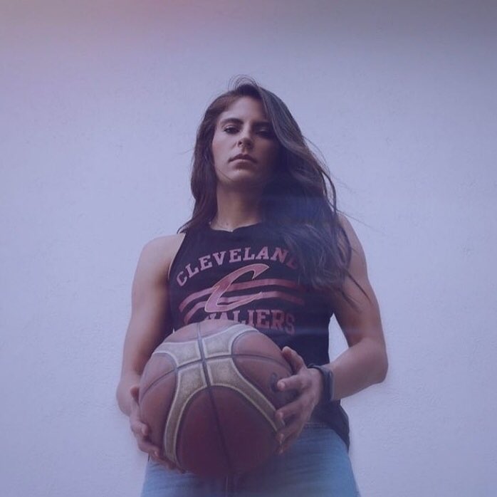 te vas como las grandes capi, gracias por todo

SIEMPRE CONTIGO SKY4