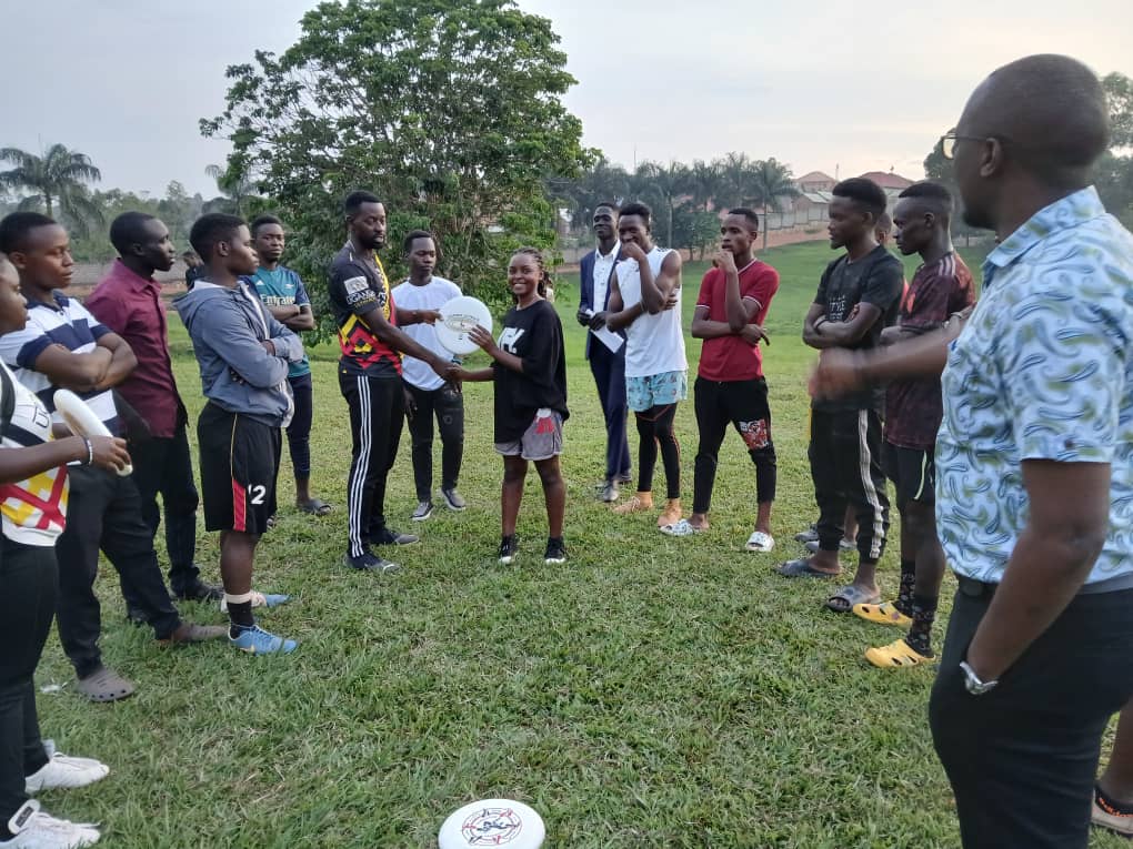 UlfrisbeeUG's tweet photo. Spreading smiles and spreading discs! 😄🥏 A huge thank you to YMCA University, Buwambo Campus for welcoming us with open arms as we introduced Ultimate Frisbee to eager learners. #UltimateJoy #UgandaUltimate https://t.co/yhZ3ljGJhO