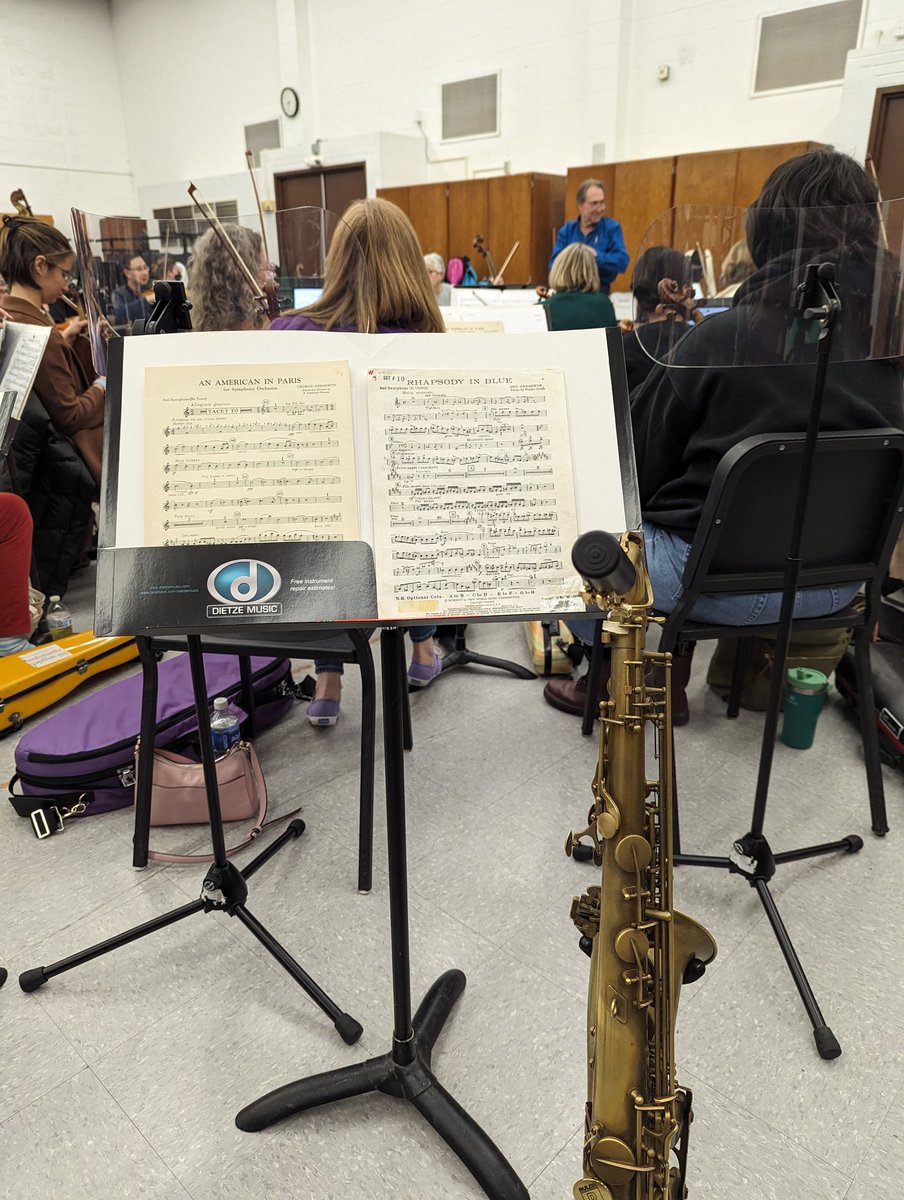 Back in the saddle again. Rehearsing with @lincolnsymphony this week and checking two more pieces off of my orchestral saxophone list. Doesn't hurt that @belafleckbanjo is coming to town. #saxophone #orchestra #banjo #iplayeastman #rovner  #keyleaves