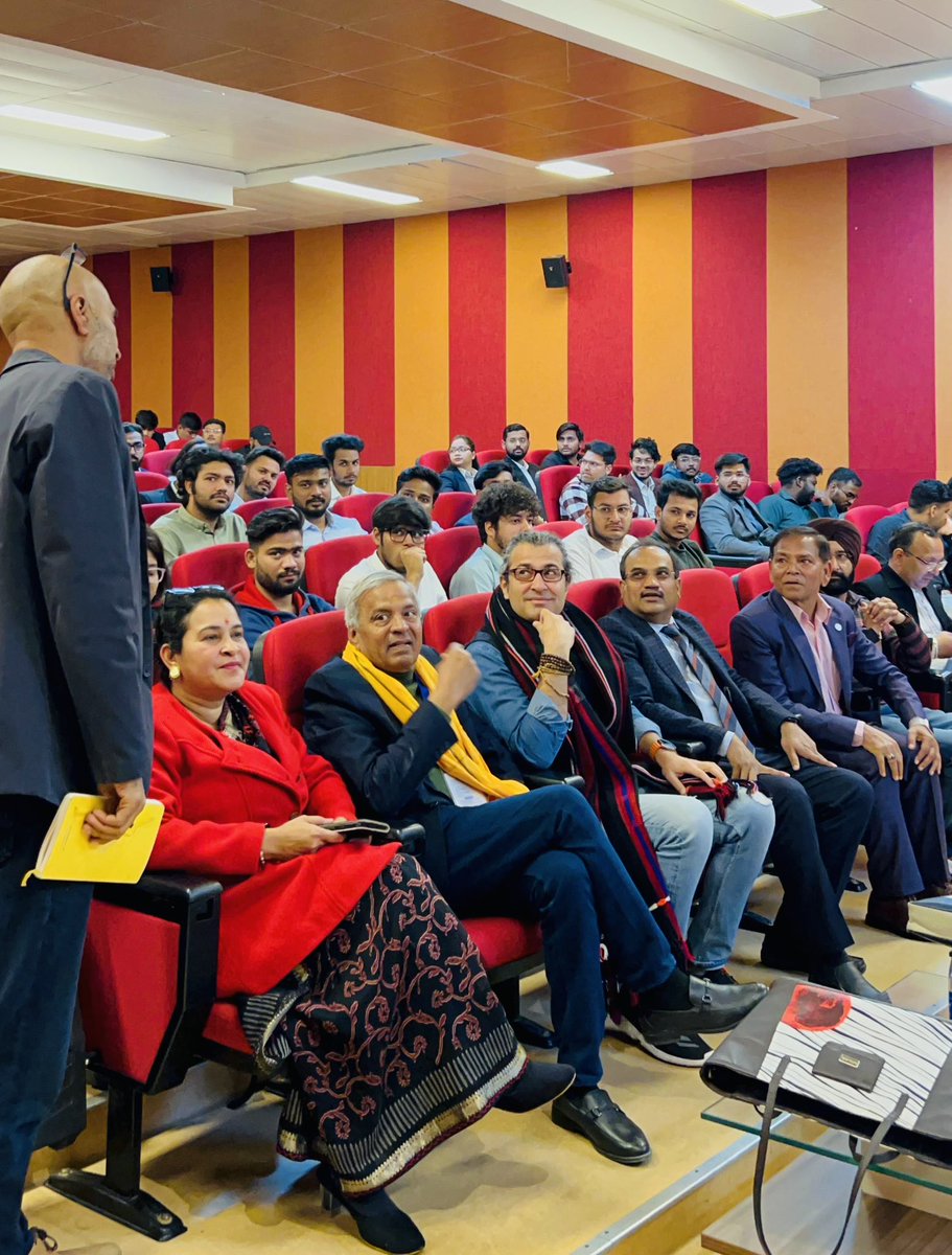 MahavirSinghvii's tweet photo. Delighted to participate as chief guest in the “ Envision 24” event organised by the @UPESDehradun (University of Petroleum and Energy Studies) and address the faculty and students on the twin challenges of “#energy_security and #energy_transition”
@MEAIndia @DrSJaishankar https://t.co/Bu8XuZUBwm