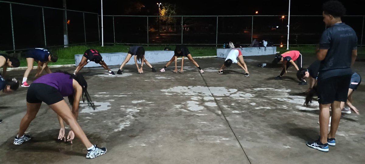 FutebolUfma's tweet photo. Seguindo a passos firmes e focados em nossa preparação. Mais um treino físico orquestrado pelo professor Lucas. https://t.co/jqui0k31LZ