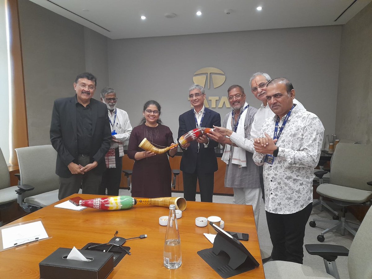 We were honored to be invited by @tatamotorsgroup for a significant meeting. Our esteemed team, including Shri. Nana Patekar, Shri. Makarand Anaspure, and Shri. Chandrasekhar, Shri. Ganesh Thorat (CEO, Naam Foundation) met the CSR committee of Tata Motors Ltd.