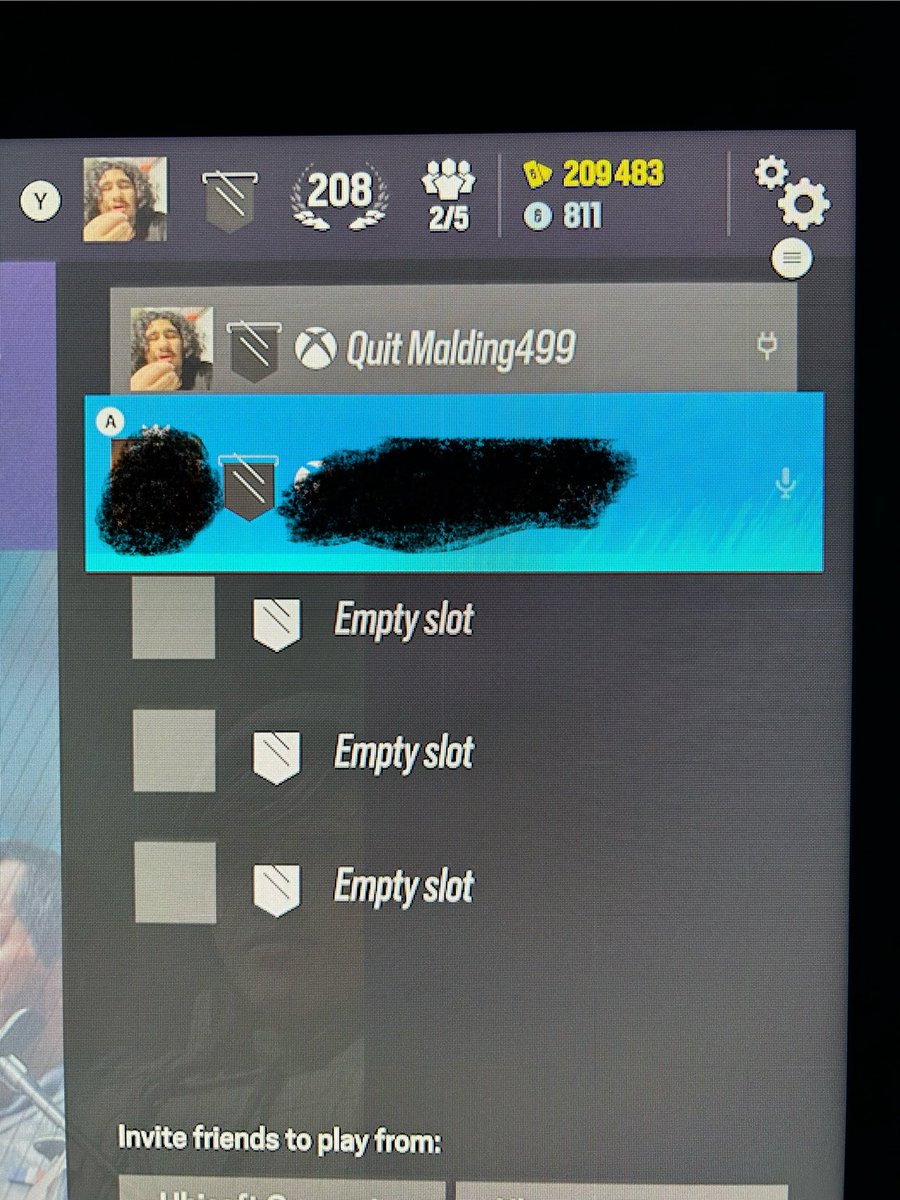Joe220311's tweet photo. @UbisoftSupport ive been having a problem with my ranked not showing all season. As u can see my rank on TRN is emerald. But in game it does not load. Even for my friends in the game as well. Just letting you know. https://t.co/b8Uau41t5g