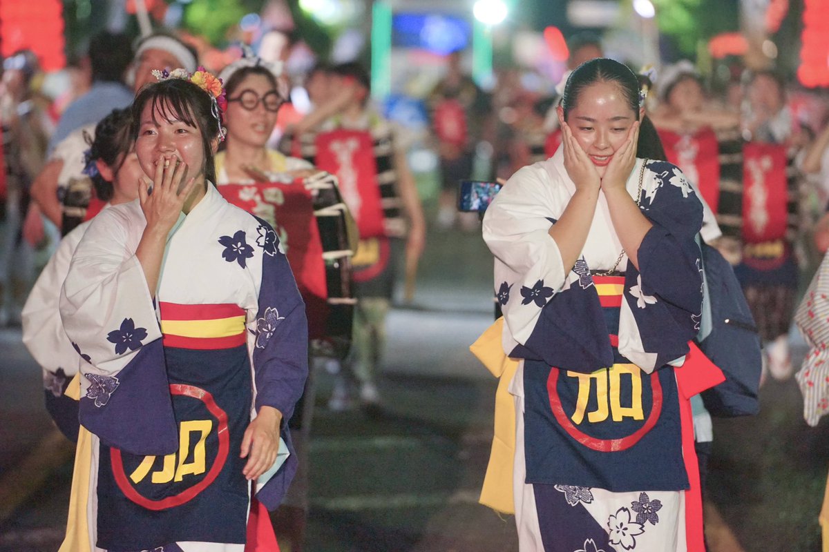 sansakatoke's tweet photo. 🎊 祝 入 賞 
後藤靖行さん「二人の夏　舞い終えて」

#岩手県立美術館　#artfesta 

📷後藤さんSNSより
　今年の作品は狙ったものではなく被写体さんそのものの素晴らしさに感動して撮った写真、いや撮らされた写真なんだと思います。加藤家さんとの出会いと感動をもらった二人のお嬢さんに感謝です https://t.co/R0nrFfTYFl