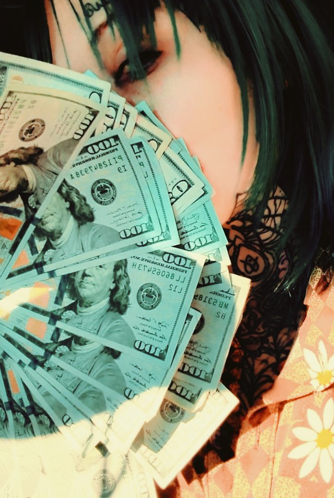 Hi. Still hot. Still richer than you. 💸🖕