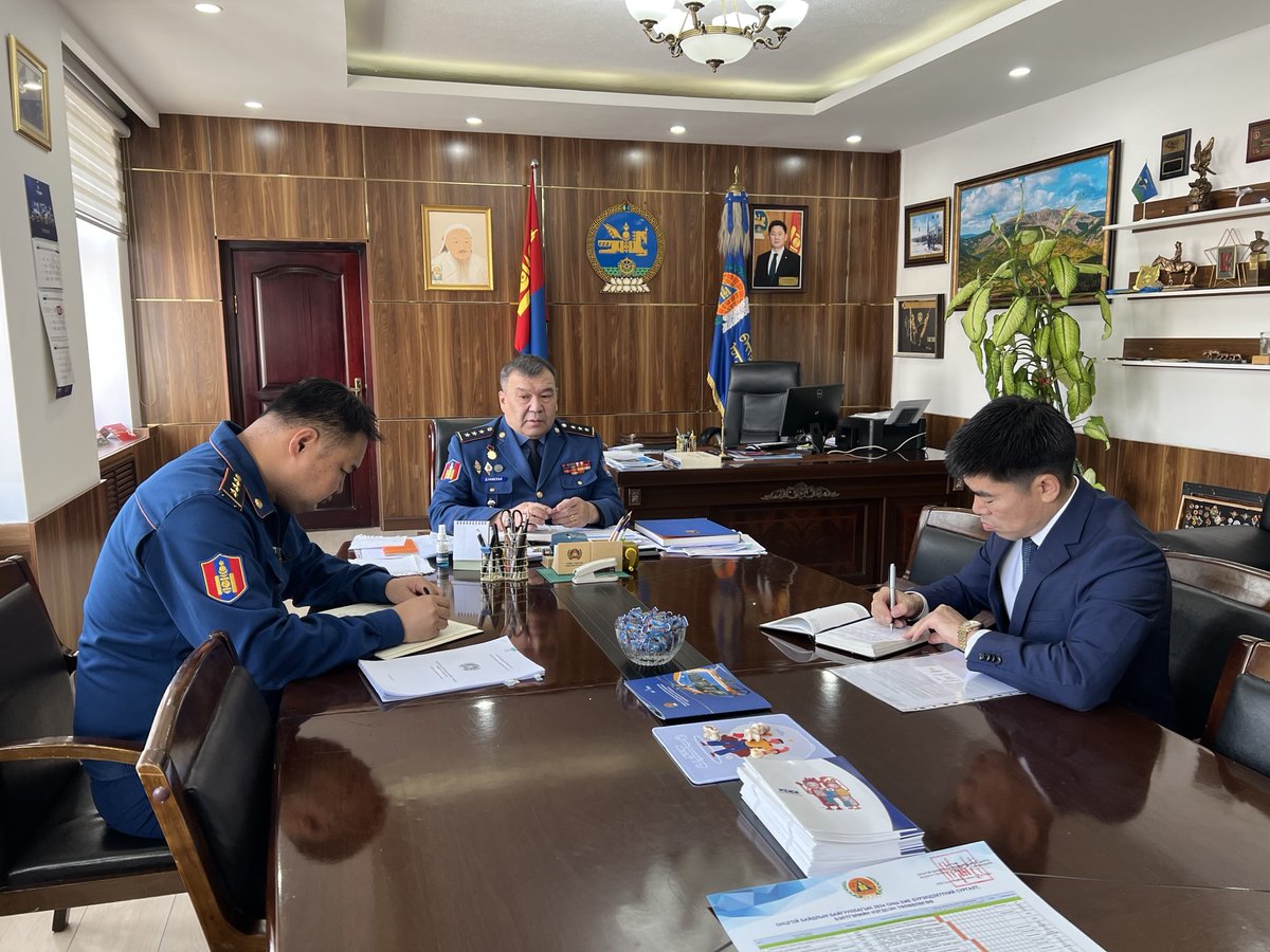 Монголын Нотариатчдын танхимын хамт олон нийгмийн хариуцлагын хүрээнд өвөлжилт, хаваржилт хүндэрсэн аймаг, сумдын малчдад туслах хандивын аянд нэгдлээ
Дэлгэрэнгүй мэдээллийг:
facebook.com/permalink.php?…