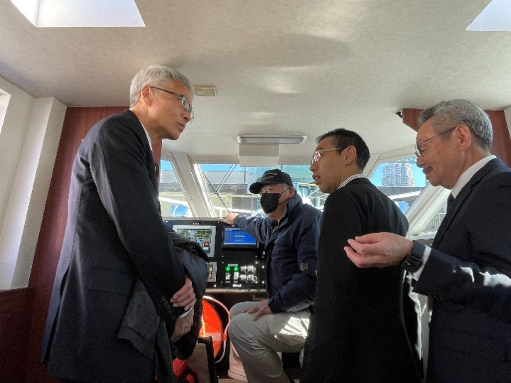 【ニュース更新📰】
今枝文部科学副大臣が海洋大の越中島キャンパスを視察しました。
当日は、重要文化財「明治丸」の視察や水素燃料電池ハイブリッド実験船「らいちょうN」の試乗、スタートアップ支援等に関する懇談会を実施しました。
kaiyodai.ac.jp/news/info/deta…