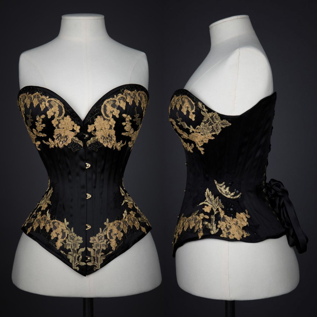 The front busk fastening of this @vanyanis corset has a gold finish with engraved laurel motifs, an antique-inspired technique that was revived by designer Lowana O’Shea with contemporary laser technology. Explore this piece in further detail: underpinningsmuseum.com/museum-collect…