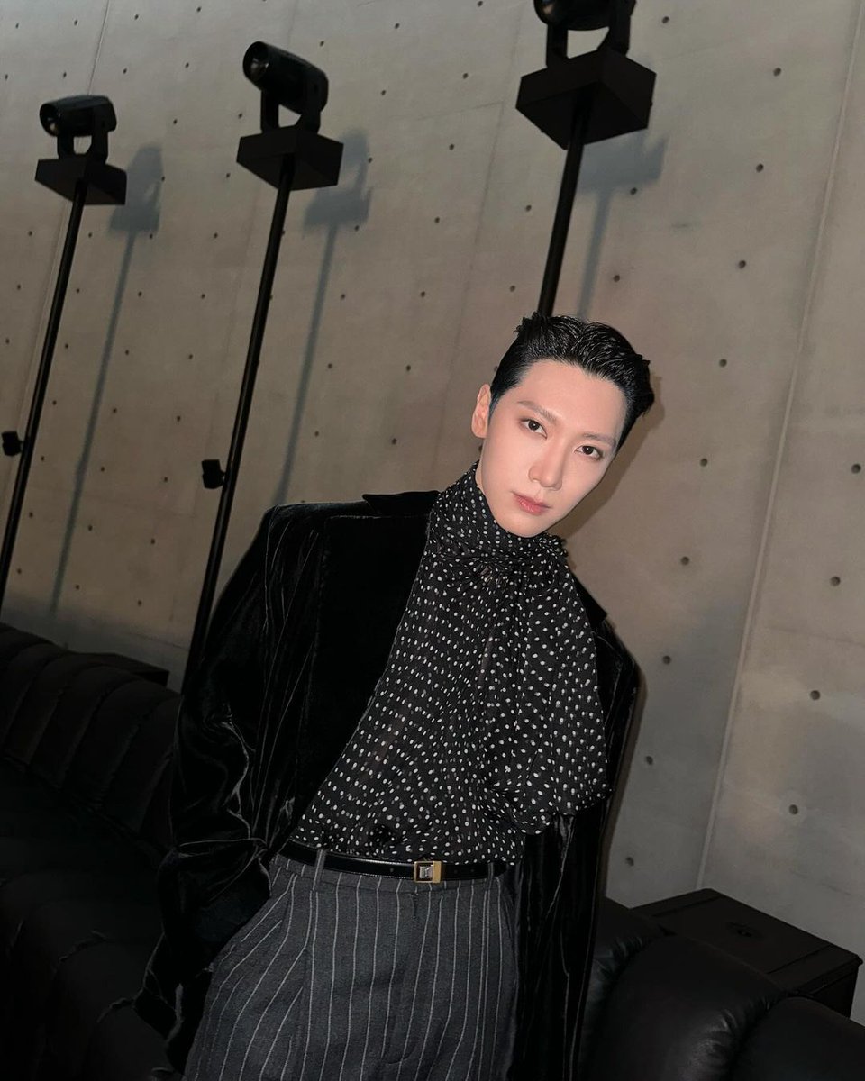 mintmag_th's tweet photo. ปังต่อไม่หยุด! หนุ่ม #เตนล์ #WayV ขึ้นแท่น Brand Ambassador ของแบรนด์ Saint Laurent และยังได้บินลัดฟ้าไปปารีส ชมแฟชั่นโชว์ Saint Laurent Men’s Winter24 ในฐานะแบรนด์แอมบาสเดอร์เมื่อวานที่ผ่านมา 💚

BA YSL
#TENLEE #TEN
#TENasYSLAmbassador
#SaintLaurent
#MintNews https://t.co/CIGSKnHYcK