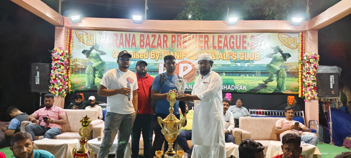 ChinmayaBhadrak's tweet photo. #PurunabazaarPremierLeague2K24
It was all about yesterday night on ground.
#Crazy11 is upto finals for today, had a great game & absolutely fantastic players performed magical...🏏 https://t.co/NsKd0JXWef
