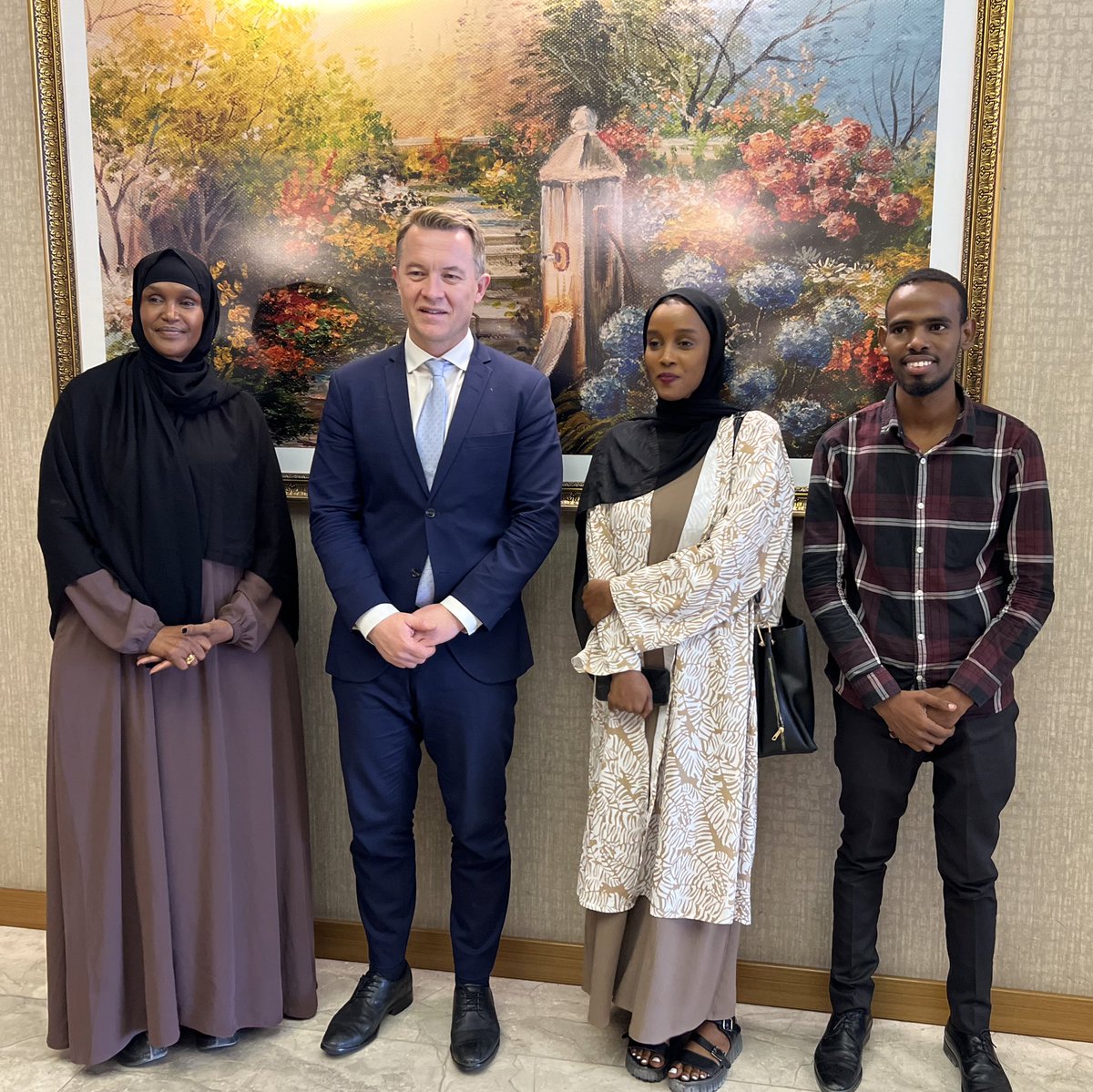 📝Insightful meeting w/ Mr. Andreas Kravik- Deputy Minister of Foreign Affairs #Norway We discussed 🇳🇴 support to #Somalia Inclusive peace processes + role of women & youth to advance peace & stability in🇸🇴 & our current cooperation w/ @NorwayInSomalia advancing localization #WPS