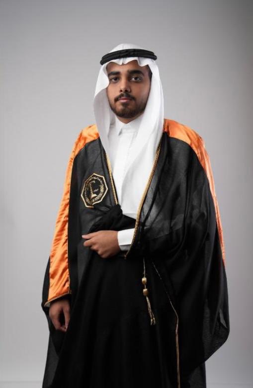 الحمد لله الذي تام بنعمه الصالحات بعون الله وتوفيقه تخرج ابني يزيد  قابل البشري من جامعة الملك فهد للبترول والمعادن قسم الهندسة الميكانيكية  تهانينا للابن  الغالي  وعقبال المراتب العليا 🌹