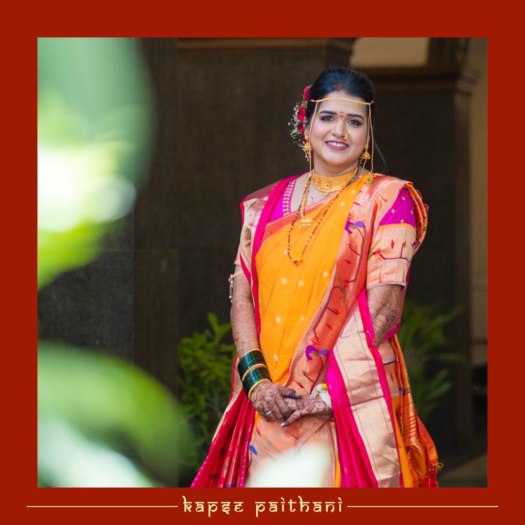 kapsepaithani's tweet photo. Celebrate the blend of tradition and allure. Explore the grace of Kapse Paithani brides, adorned in the threads of their rich heritage. Join us in the joyous embrace of love and culture! 💞👰

Saree- @kapsepaithaniofficial https://t.co/eIxmBvCSvl