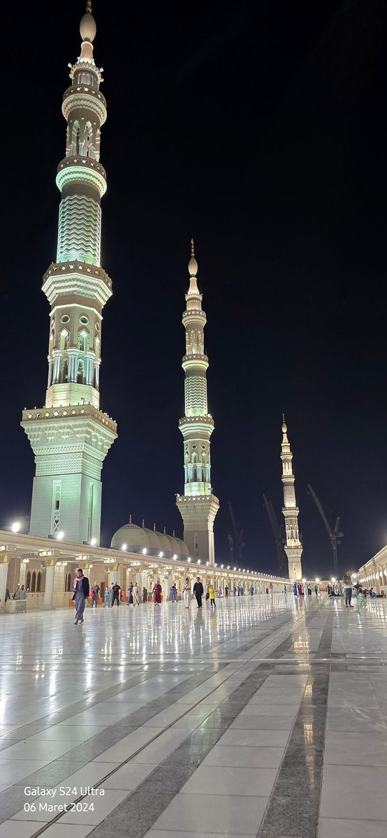 trisusen07's tweet photo. #nabawimosque #madinah #galaxys24ultra #nightography https://t.co/SfRQLkY4qN