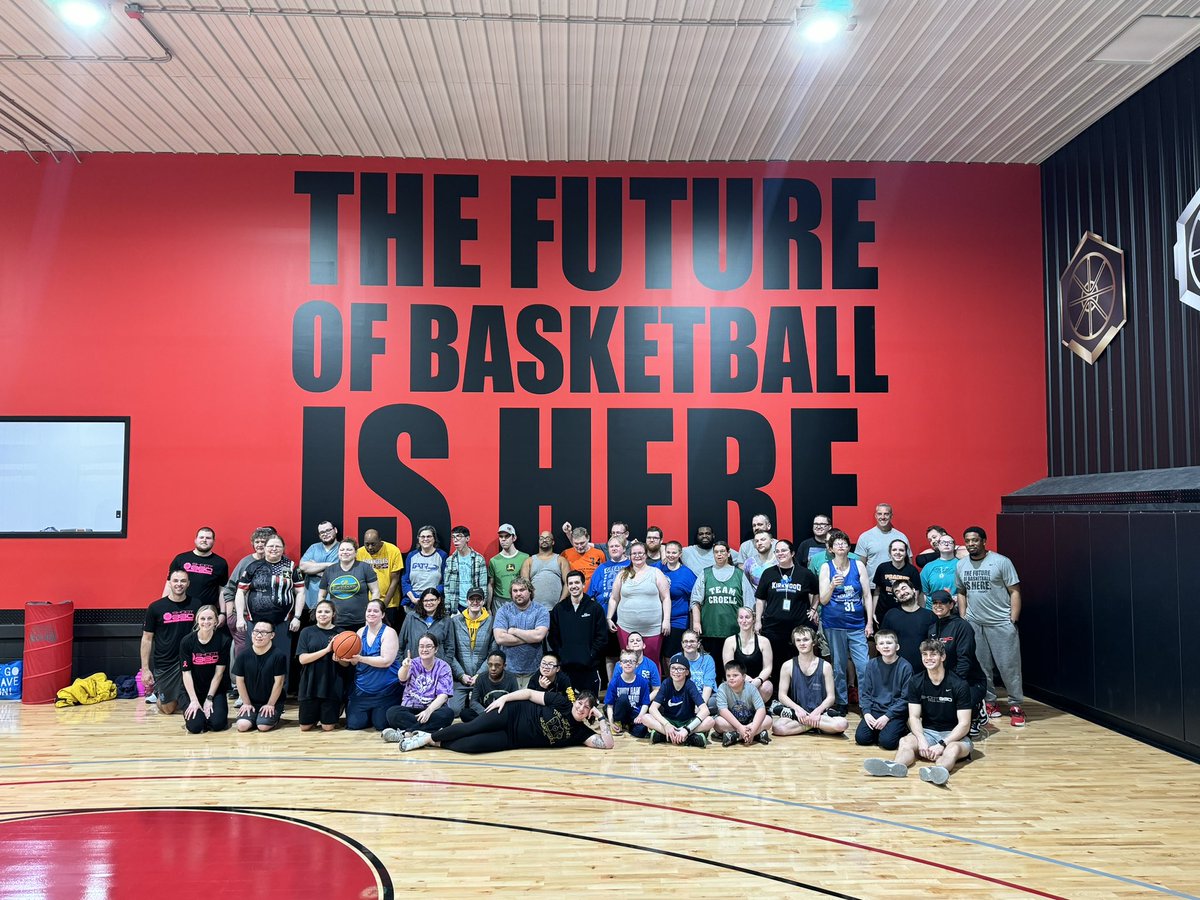 Shoot360CR's tweet photo. We had a great group in tonight - around 4️⃣0️⃣ athletes from the Cedar Rapids Special Olympics basketball teams! The facility was packed and there were lots of smiles! 🤩 Good luck to some of these athletes who will play at State this Saturday! 👏🏻 
#unlockyourgame #specialolympics https://t.co/DUsRwyf9cG