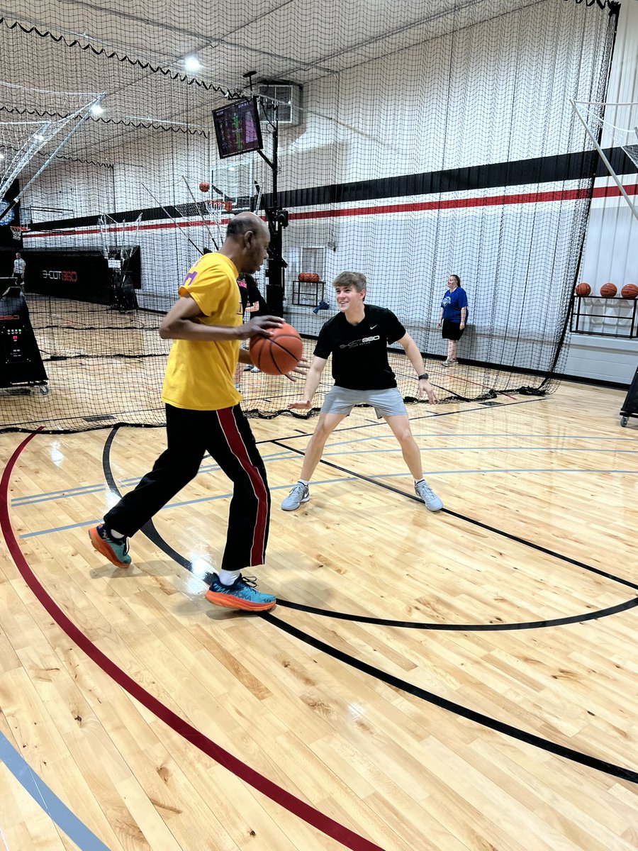 Shoot360CR's tweet photo. We had a great group in tonight - around 4️⃣0️⃣ athletes from the Cedar Rapids Special Olympics basketball teams! The facility was packed and there were lots of smiles! 🤩 Good luck to some of these athletes who will play at State this Saturday! 👏🏻 
#unlockyourgame #specialolympics https://t.co/DUsRwyf9cG