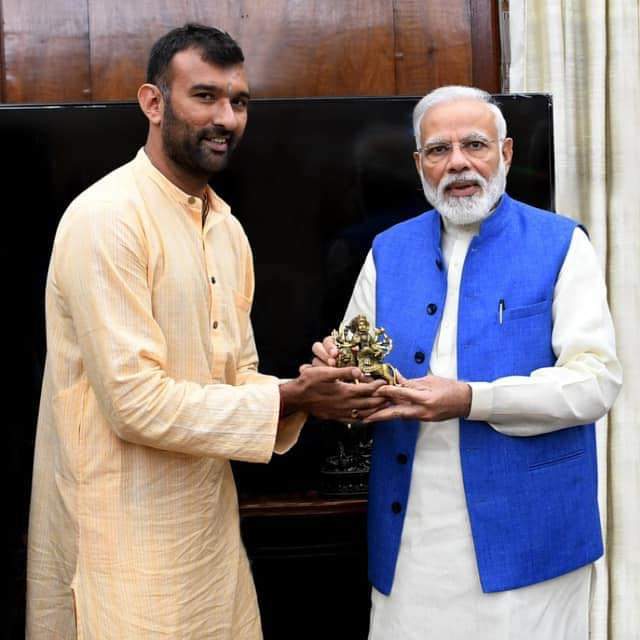 JayRKakkad's tweet photo. પ્રદેશ અધ્યક્ષ શ્રી સી.આર.પાટીલ સાહેબ દ્વારા મારાં મોટાભાઈ શ્રી અજયભાઈ બાપોદરાની આગામી લોકસભા ચૂંટણી અંતર્ગત પોરબંદર લોકસભા બેઠકની કેશોદ વિધાનસભામાં  પ્રભારી તરીકે નિમણૂક થવા બદલ ખુબ ખુબ અભિનંદન... https://t.co/sFAnjydfBb