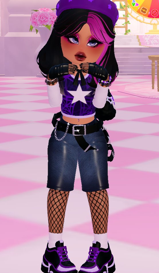 planetcoasterss's tweet photo. #royalehigh https://t.co/hboTT4ON0m