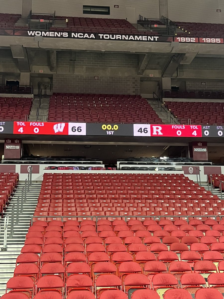 BadgerMBBMGRS's tweet photo. Badgers pull out the 20 point victory on Senior Night!

@BadgerMBBMGRS - 66
@RutgersManagers - 46 https://t.co/YMFKI4kFFe