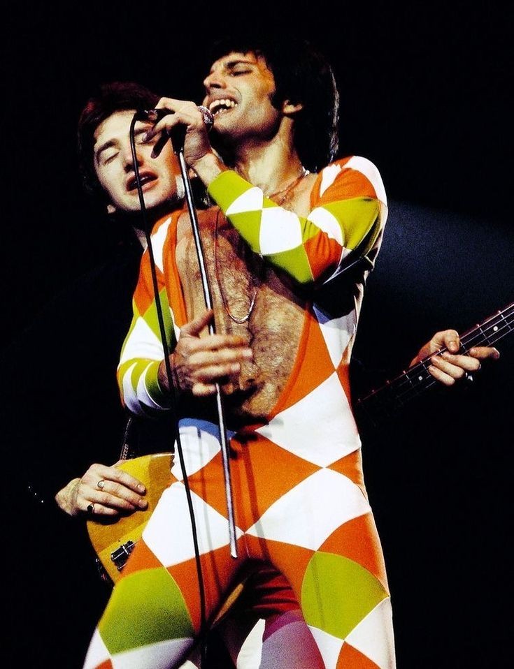 #JohnDeacon
#FreddieMercury
#Queen