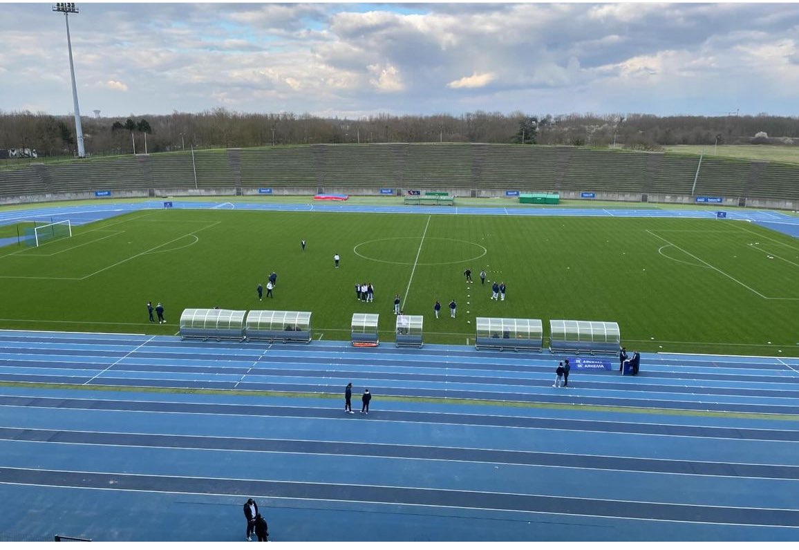 JuliePeruzzetto's tweet photo. Soir de D1 ARKEMA avec au commentaire @Daniel_MRQ . Le football que l’on aime : du suspense , un scénario de folie ….et des buts !!🎙️⚽️🎙️#PFCHAC

@D1Arkema @FFF @FFFtv_officiel @PFC_feminines @hacfem @CanalplusFoot https://t.co/C5Bj663E1p