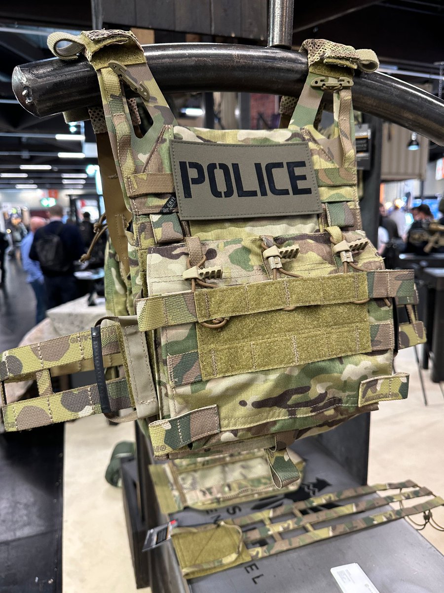 spartan_at's tweet image. Fast übersehen: @CryeOfficial war auch da und das ist die R Series, die Nachfolge für den JPC 2.0 #EnforceTac2024