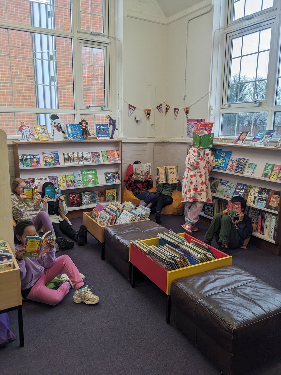 Look at our  reorganised library with a donation of 500 new books and furniture from @OUP and <a href="/Literacy_Trust/">National Literacy Trust</a> as part of 'Raise a Reader' #welovereading