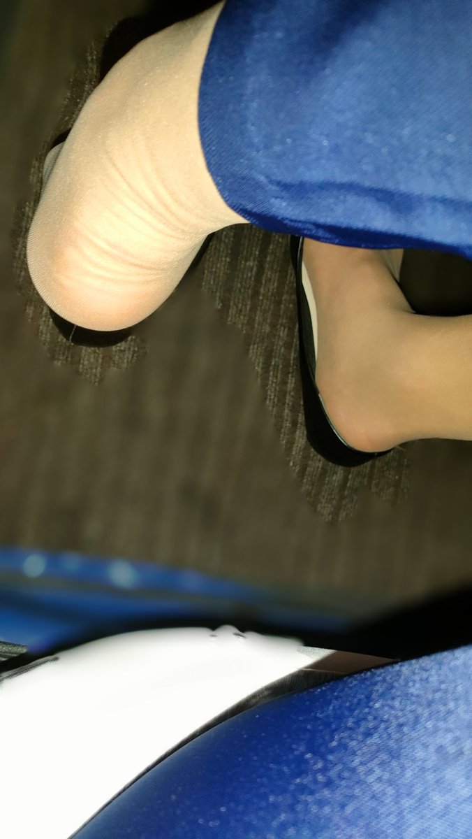 りか生保レディ5年目👸パンツスーツネキですスカートはオフ日 tweet media