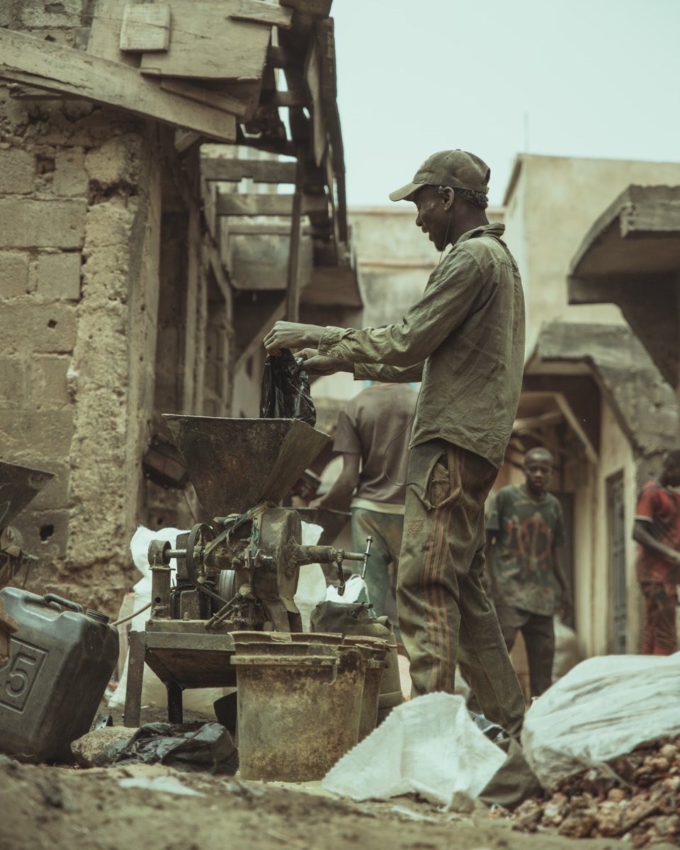 alameenstudios's tweet photo. KURMI MARKET 

The Kurmi Market is a large market in the city of Kano, Kano State, Nigeria. It was founded by Muhammad Rumfa, a King of Kano, in the 15th century. As of 2003, Sale Ayagi was chairman of the market's unions. Sandalwood and incense materials at Kurmi Market. https://t.co/M61RyJXDfB