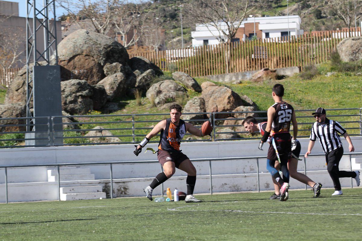 ExtremaduraFAFF's tweet photo. Toca actualizar dos tablas de 🔝 máximos anotadores extremeños de #FlagFootball🏈.
LFFE Open
1️⃣ #Chiki70🦆 89pts
2️⃣ #Emilio11⚫️ 47
3️⃣ #Álex25⚫️ 40
3️⃣ #JuanG3⚫️ 40
5️⃣ #Joaquín7🟠 25
📲https://t.co/mu1BYW2g2s
LFFE U17
1️⃣ #Marco3🔵 23
2️⃣ #David11🔵 12
📲https://t.co/YPgYGTq9La https://t.co/KwgNgZs2LZ