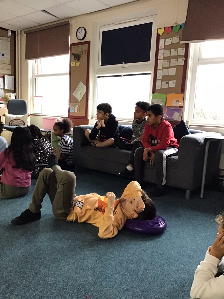 We created our ‘stripy’ mystery reader a cosy, book blanket with some of our favourite books. Thank you so much Miss Brian 📖📚 <a href="/STC_3EB/">STC 3EB</a> <a href="/STC_BookChat/">STC_BookChat</a> #WorldBookDay2024