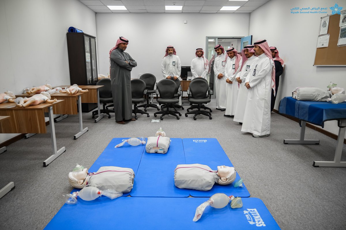 KFMC_RIYADH's tweet photo. تدشين الموقع الجديد لمركز تدريب الإنعاش القلبي الرئوي بمبنى كلية الطب في #مدينة_الملك_فهد_الطبية والذي يقدم الدورات المعتمدة في:
🔹دعم الحياه المُتقدمة للجلطات الدماغية
🔹دعم الحياة المُتقدمة القلبية
🔹دعم الحياة الأساسي
🔹الإنعاش القلبي الرئوي لحديثي الولادة

#تجمع_الرياض_الصحي_الثاني