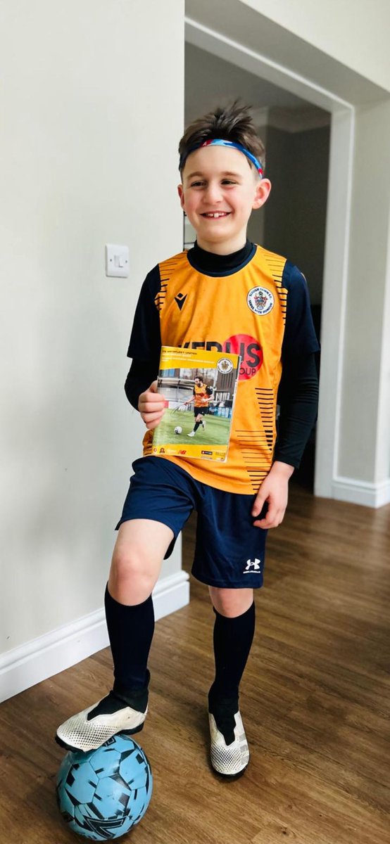 sloughtownfc's tweet photo. Happy #WorldBookDay from all of us! 📚

Scott's nephew has joined in with the fun - dressed as Matt Lench, of course. 😁

Have your Junior Rebels dressed up for World Book Day?

#OneSlough https://t.co/n2vcBVCtve