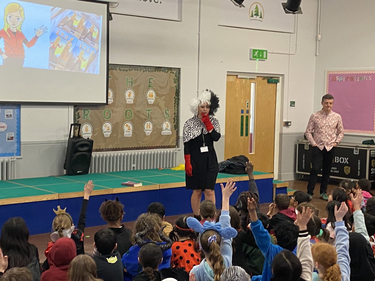 firsprimarysale's tweet photo. On @WorldBookDayUK we had Stuart Rosen, author of Izzy, that came in to talk to Year 3 and Year 4 all about life as a writer and to read his book. #readingfirs #readingforpleasure https://t.co/VhgsVeRRG6