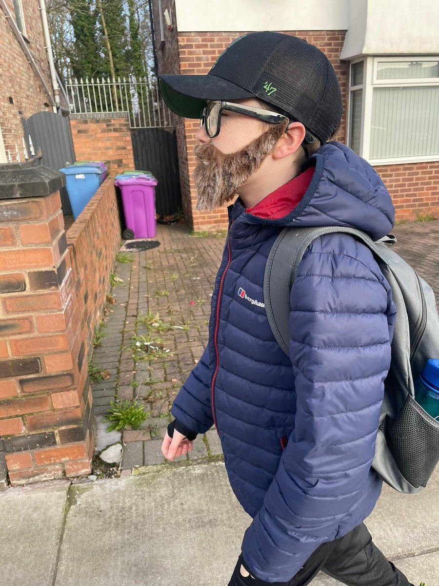Barrett88388's tweet image. World book day for young Jurgen 😂😂