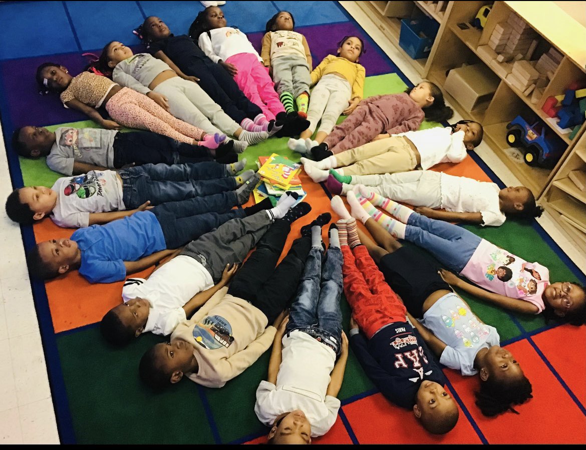 melodie82799410's tweet photo. Pre-k Reading with Technology! 
And it’s  Socks Day! https://t.co/M1tVLJsL2V